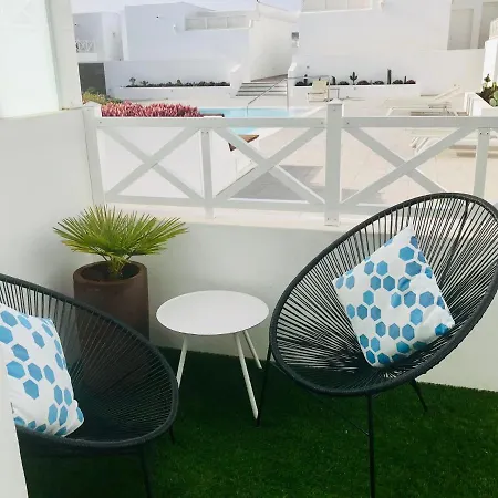 Flower Pool Apartmán Playa Honda (Lanzarote)